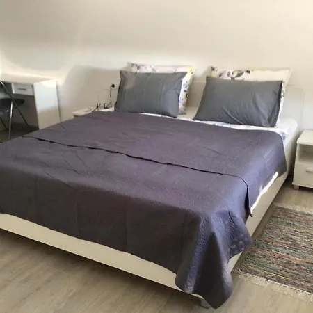 Galeb Osjecka Ulica 37 بولا