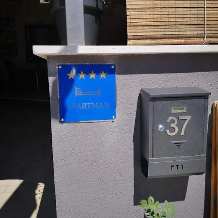 아파트 Galeb Osjecka Ulica 37 풀라